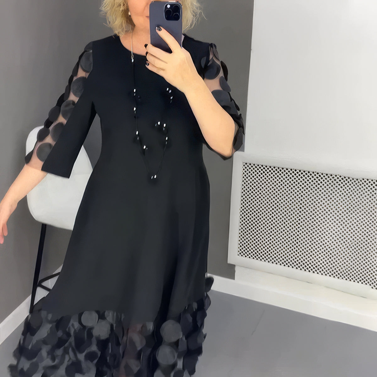 Noemí - Vestido Suelto con Lunares Decorativos