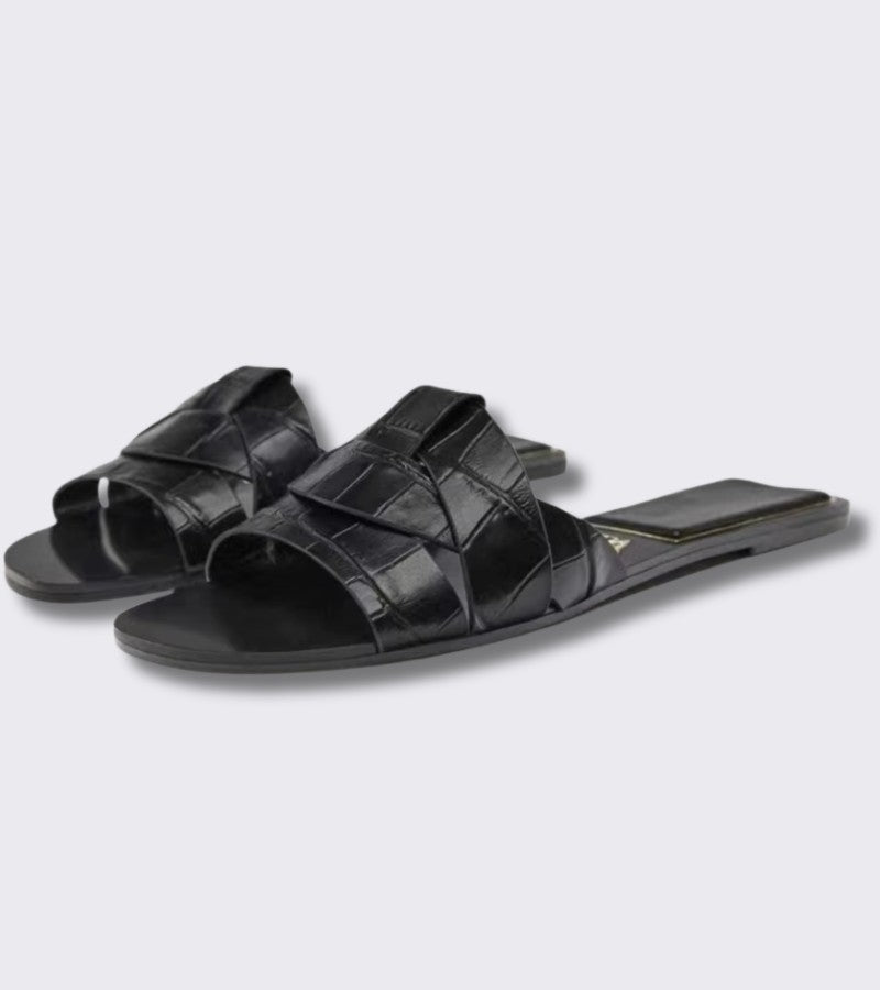 ZABA | Sandali Bassi con Eleganza Intrecciata