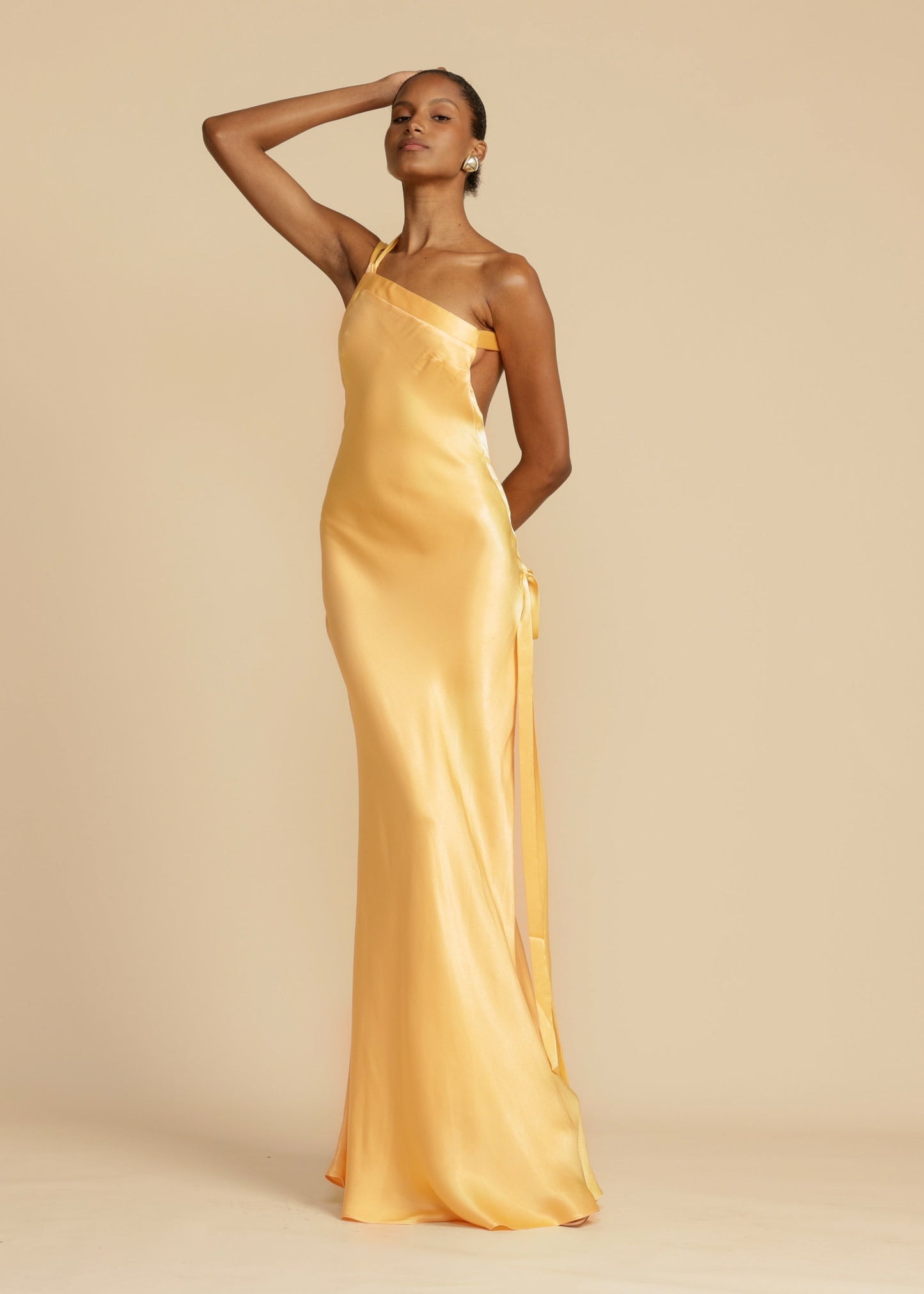 Celeste - Vestido dorado elegante