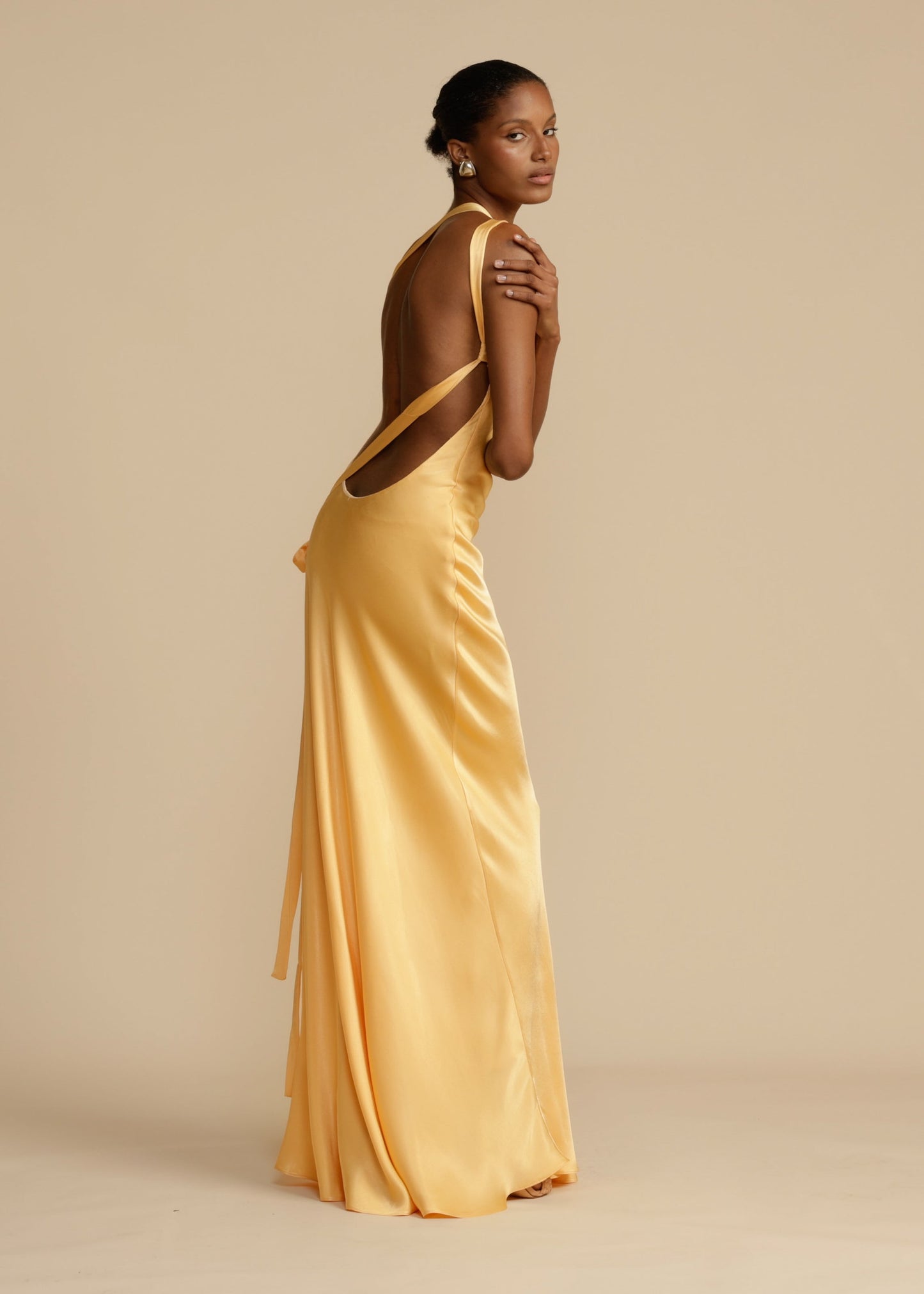 Celeste - Vestido dorado elegante