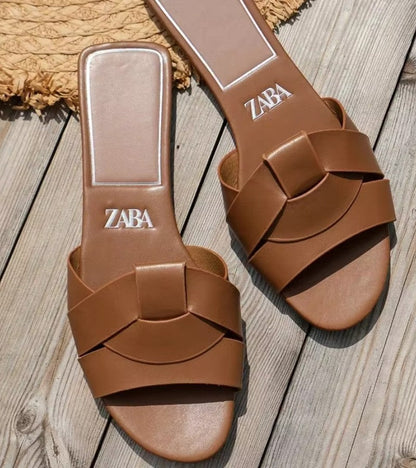 ZABA | Sandali Bassi con Eleganza Intrecciata