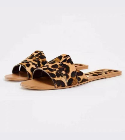 ZABA | Sandali Bassi con Eleganza Intrecciata