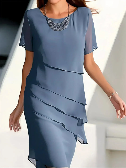 Silvana - Vestido Elegante con Capas