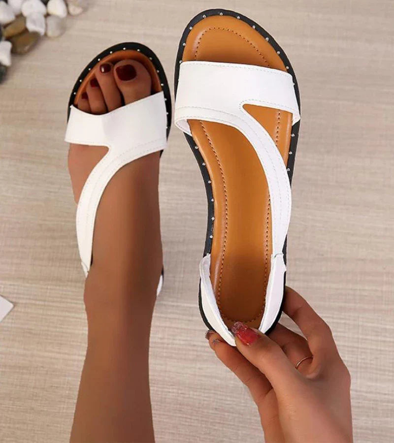 Diana | Sandali stile punta aperta con borchie decorative