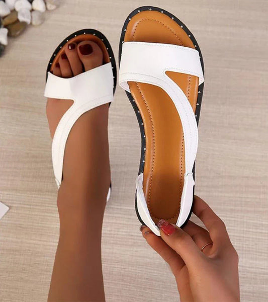 Diana | Sandali stile punta aperta con borchie decorative