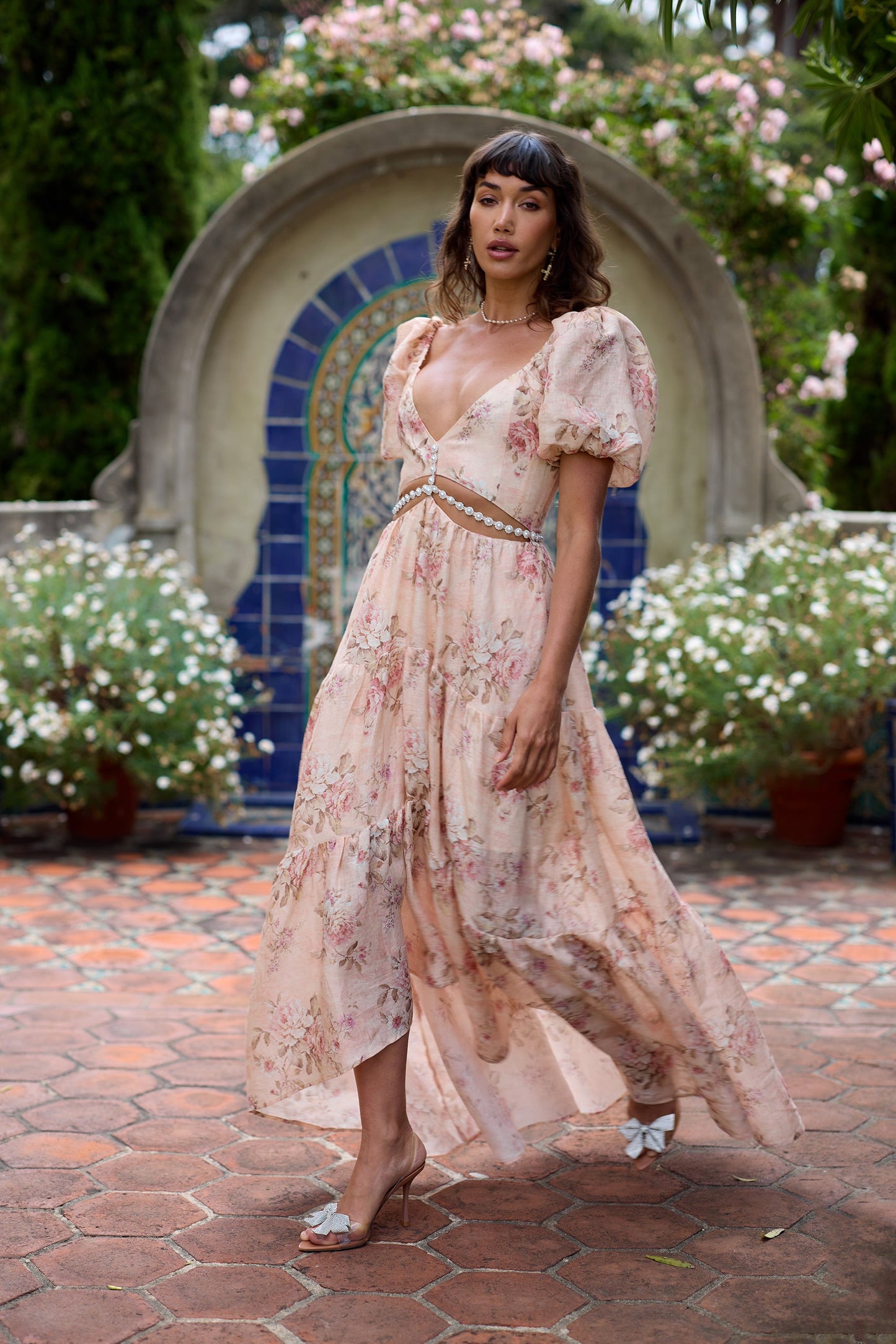 Lisa Romance | Vestido Largo Elegante con Mangas Rosa Claro