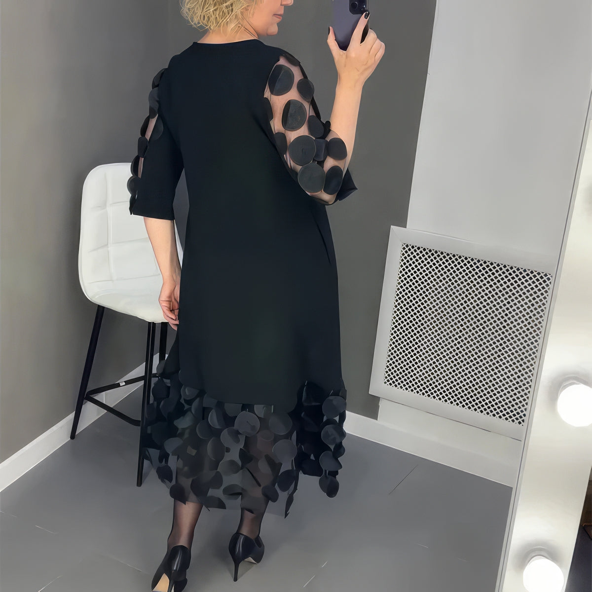 Noemí - Vestido Suelto con Lunares Decorativos