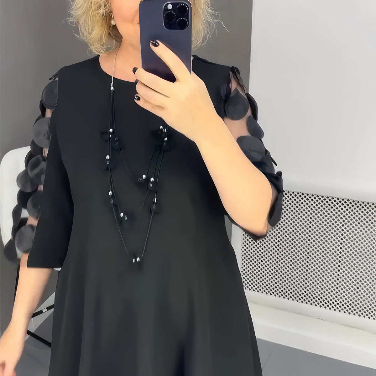 Noemí - Vestido Suelto con Lunares Decorativos